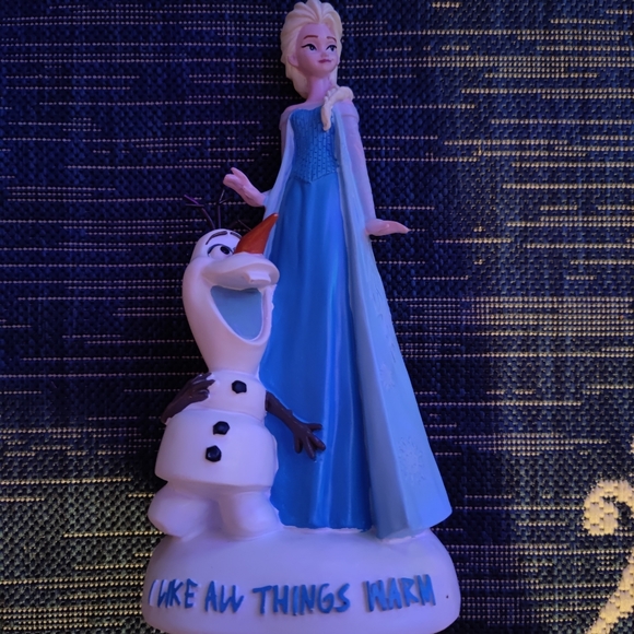 Disney Frozen 14" Elsa with Olaf Statue Figurine " I Like All Things Warm 🥶 - Picture 4 of 12